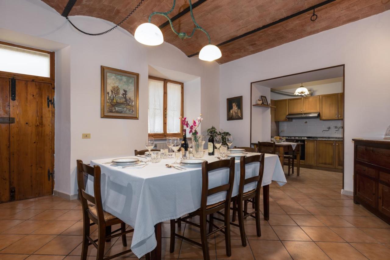 Enchanting Flat With Patio In Abbadia A Isola Monteriggioni Exterior foto